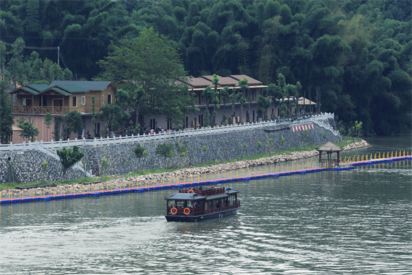 江畔人家休閑度假村.jpg