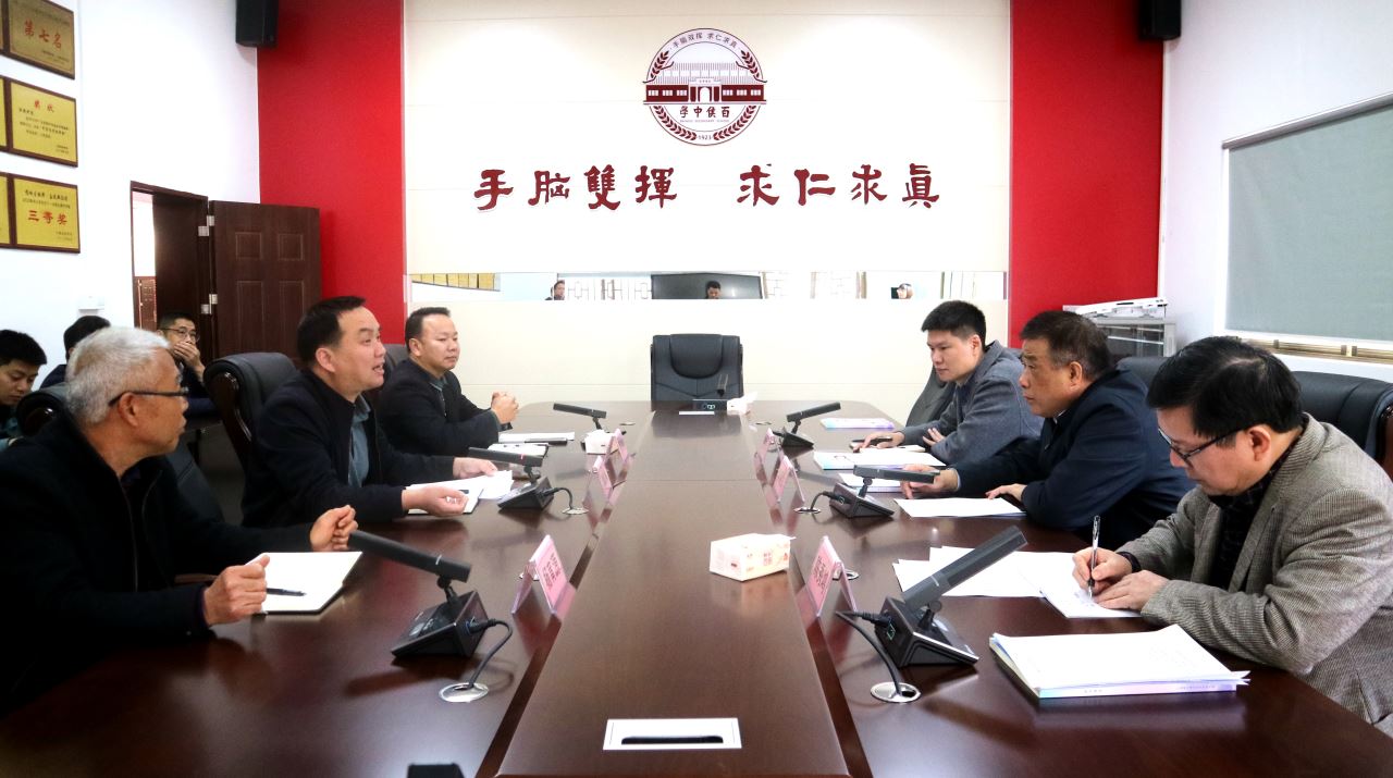 肖爽生到百侯中學(xué)調(diào)研思想政治教育工作.jpg
